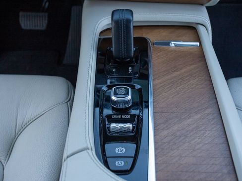 Used 2021 Volvo XC90 T8 Inscription Expression w/ Protection Package Premier AWD/4WD image 30