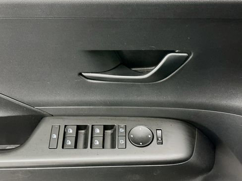 Used 2025 Hyundai Kona SEL image 15