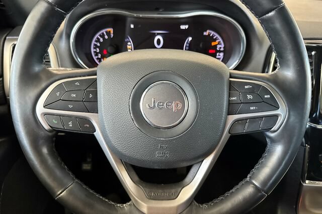 Certified 2022 Jeep Grand Cherokee Laredo X AWD/4WD image 21