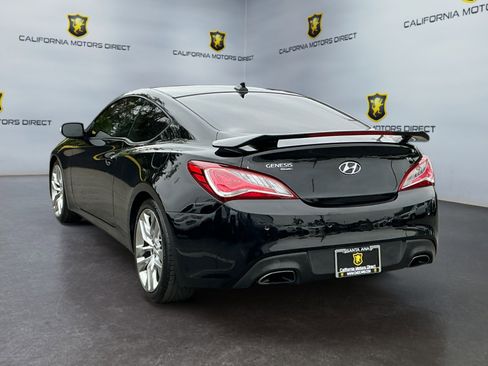Used 2016 Hyundai Genesis Coupe 3.8 RWD image 7