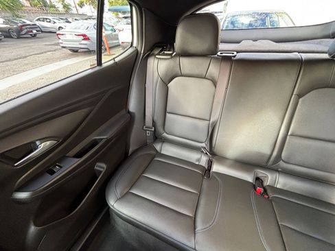 Used 2025 Buick Envista Sport Touring image 39