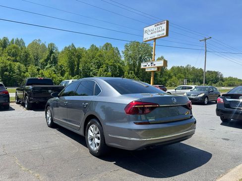 Used 2017 Volkswagen Passat 1.8T S FWD image 7