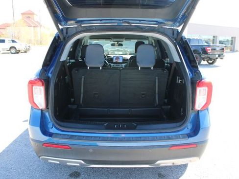 Used 2020 Ford Explorer XLT w/ Equipment Group 202A image 7