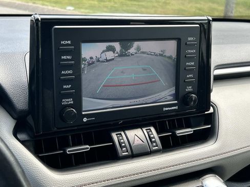 Used 2021 Toyota RAV4 XLE Premium image 28