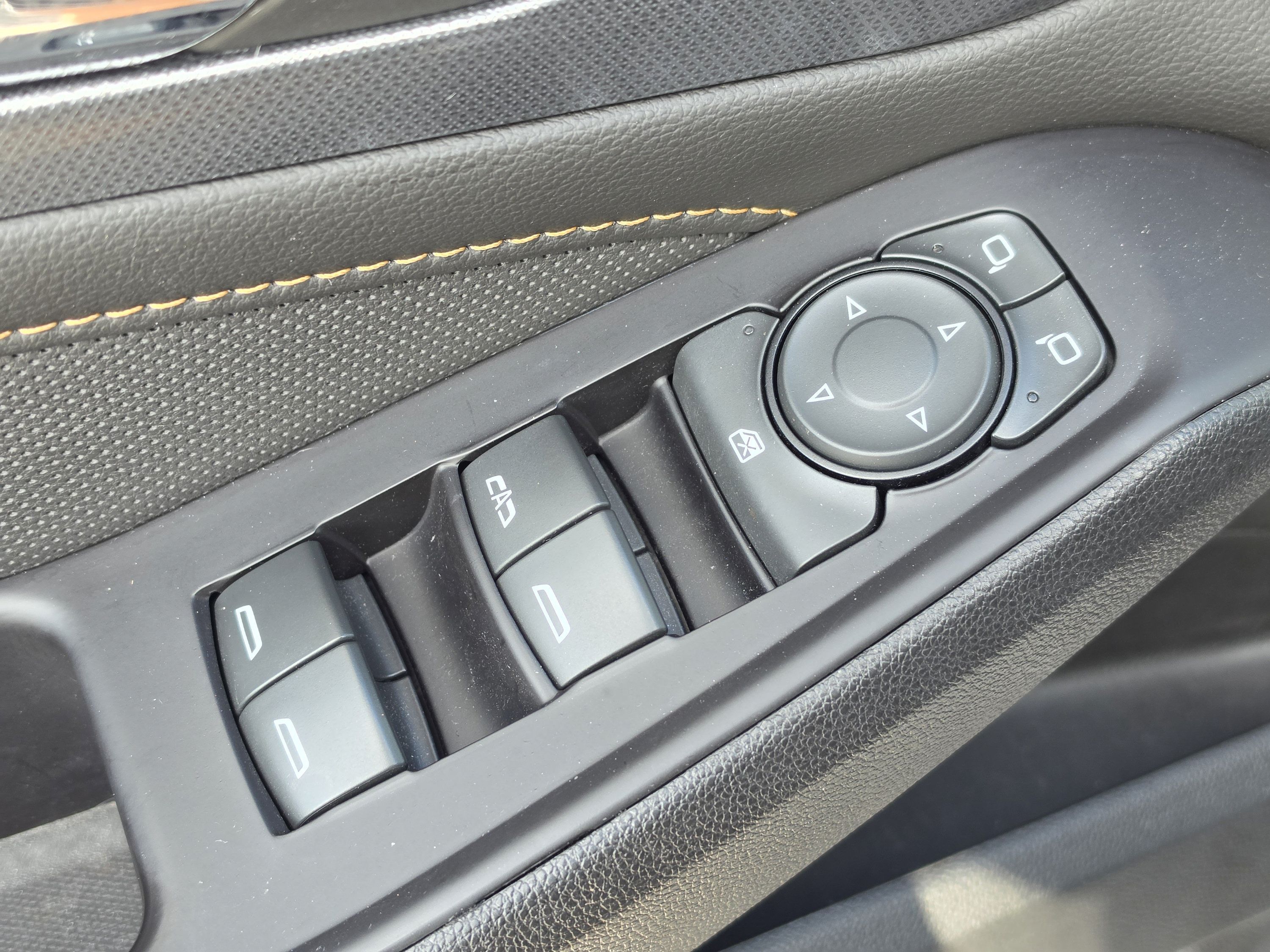 Used 2020 Chevrolet Traverse Premier w/ Redline Edition FWD image 24