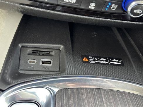 Used 2023 Buick Enclave Avenir w/ Avenir Technology Package image 45