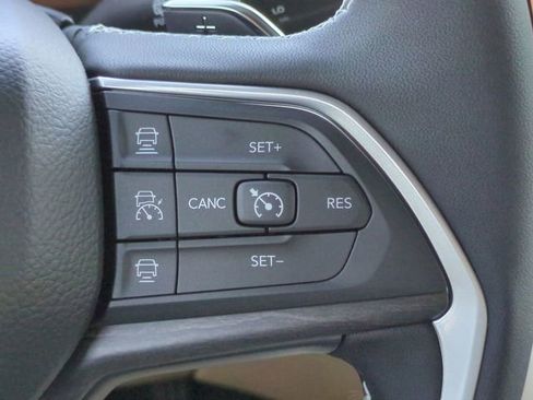 New 2025 Jeep Grand Cherokee Limited w/ Trailer Tow Package image 26