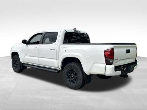 Used 2022 Toyota Tacoma SR5 w/ Technology Package AWD/4WD image 3