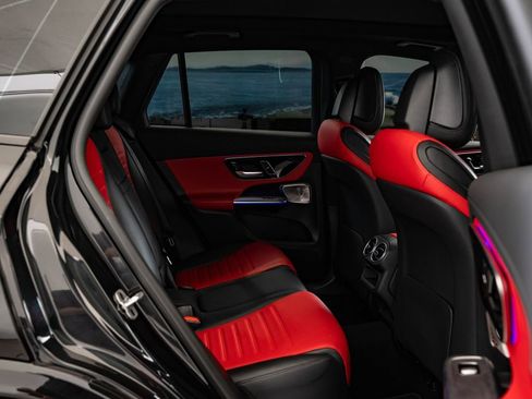 Used 2024 Mercedes-Benz GLC 43 AMG 4MATIC image 45