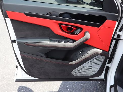 Used 2024 Lamborghini Urus S AWD/4WD image 27