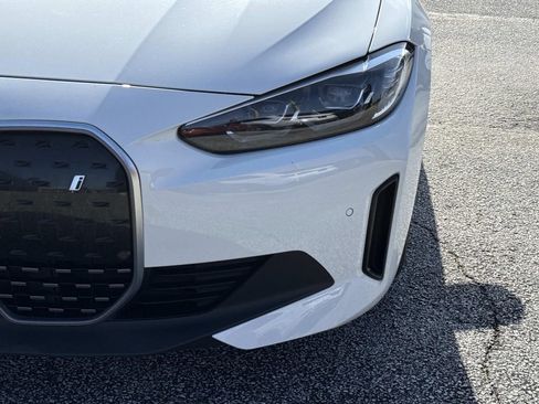 Used 2024 BMW i4 xDrive40i image 9