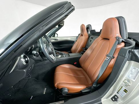 Used 2023 MAZDA MX-5 Miata Grand Touring RWD image 20