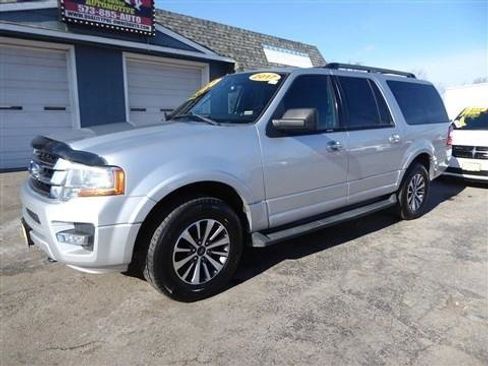 Used 2017 Ford Expedition EL XLT image 2