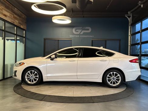 Used 2020 Ford Fusion SE FWD image 6