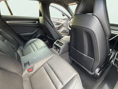 Used 2022 Porsche Panamera Platinum Edition w/ Sport Chrono Package RWD image 25