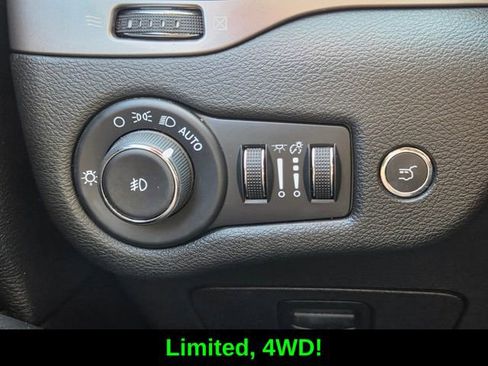 Certified 2022 Jeep Cherokee Limited w/ Elite Package AWD/4WD image 22