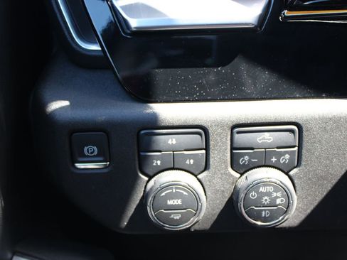 Used 2025 Chevrolet Silverado 2500 LT w/ Convenience Package AWD/4WD image 44