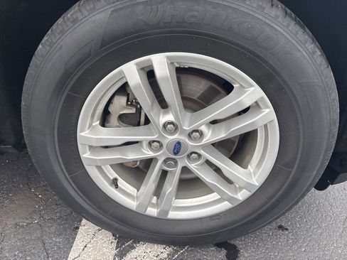 Certified 2023 Ford Explorer XLT w/ Equipment Group 202A image 20