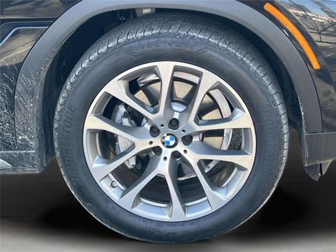 Used 2022 BMW X6 xDrive40i w/ Executive Package image 9
