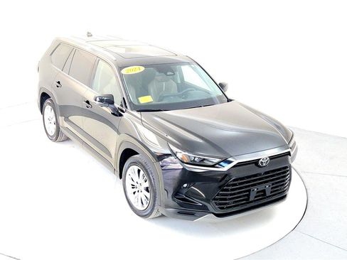 Used 2024 Toyota Grand Highlander Platinum image 11