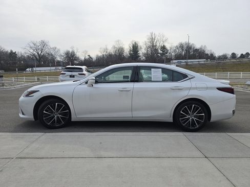 Certified 2024 Lexus ES 300h w/ Accessory Package (Z1) image 27