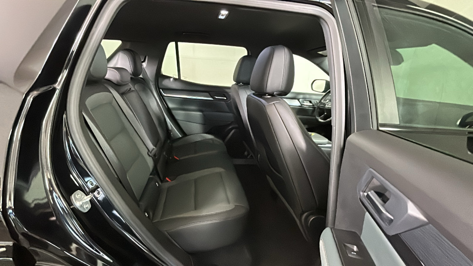 New 2026 GMC Terrain AT4 w/ Technology Package II AWD/4WD image 34