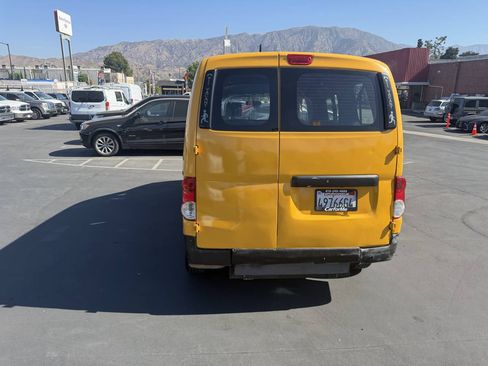 Used 2016 Nissan NV200 FWD image 5