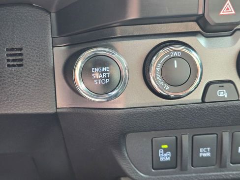 Used 2020 Toyota Tacoma TRD Sport w/ TRD Premium Sport Package AWD/4WD image 24