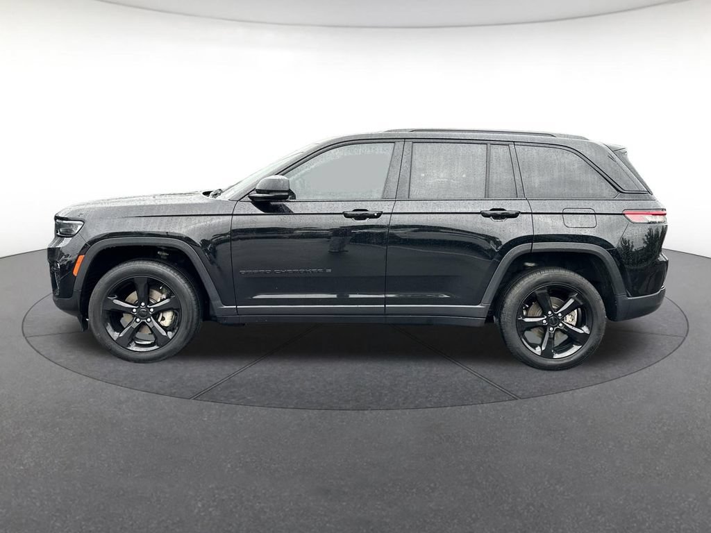 Certified 2023 Jeep Grand Cherokee Limited w/ Black Appearance Package AWD/4WD image 2