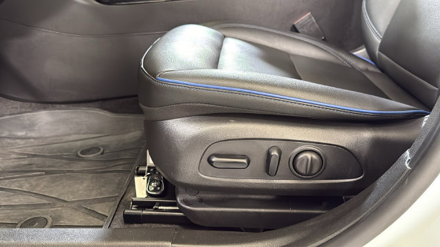 Used 2024 Buick Envista Sport Touring w/ Convenience I Package FWD image 17