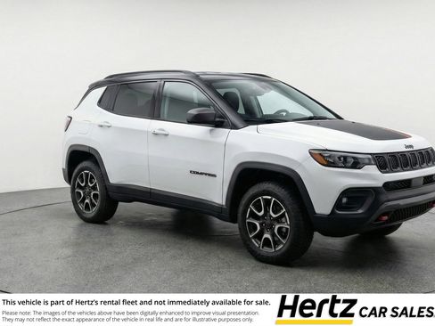 Used 2025 Jeep Compass Trailhawk AWD/4WD image 1