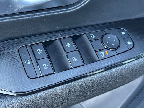 New 2026 Nissan Kicks SV FWD image 13