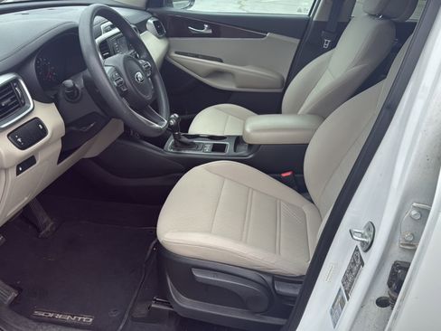 Used 2016 Kia Sorento LX AWD/4WD image 14