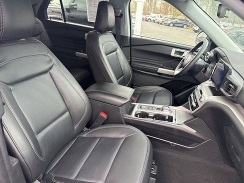 Certified 2023 Ford Explorer XLT w/ Equipment Group 202A AWD/4WD image 11