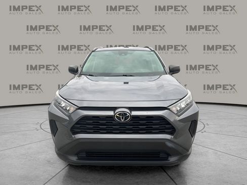 Used 2021 Toyota RAV4 LE image 8