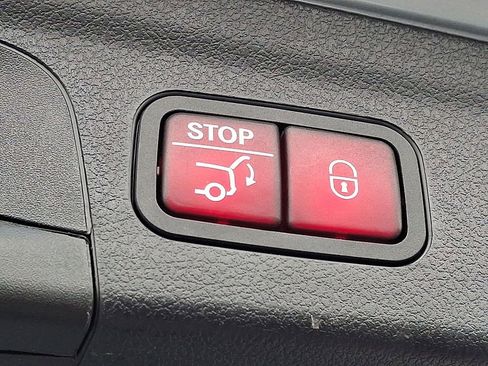 Used 2024 Mercedes-Benz GLE 450e 4MATIC image 31