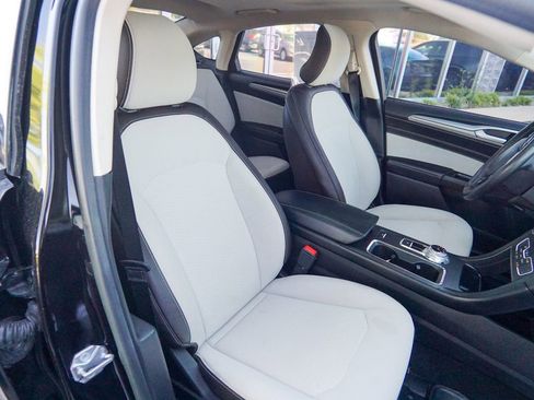 Used 2019 Ford Fusion SE w/ Equipment Group 151A FWD image 28