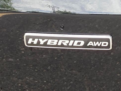Certified 2025 Ford Escape Platinum AWD/4WD image 12