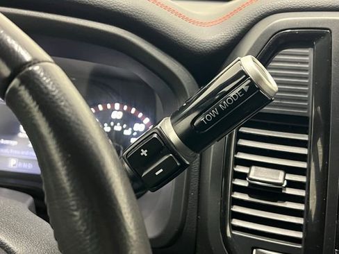 Used 2021 Nissan Titan PRO-4X w/ Pro-4x Convenience Package image 27
