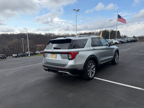 Certified 2025 Ford Explorer Platinum w/ Ultimate Package AWD/4WD image 5