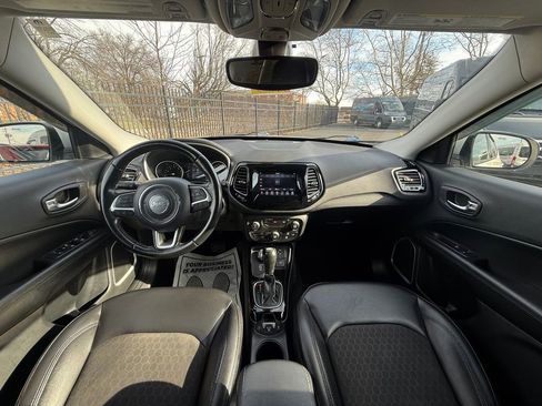 Used 2020 Jeep Compass Latitude image 11