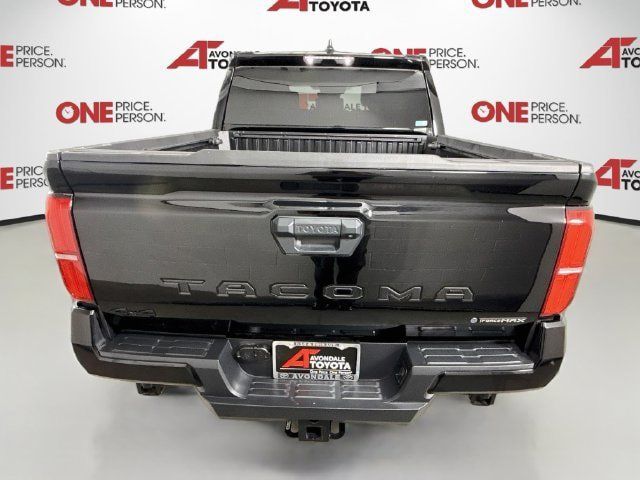Certified 2025 Toyota Tacoma TRD Off-Road AWD/4WD image 7