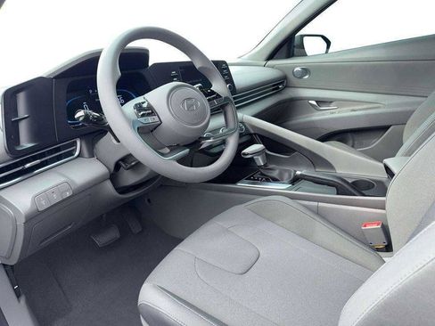 New 2026 Hyundai Elantra SE FWD image 14