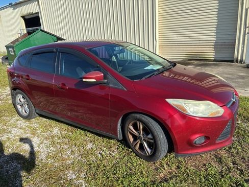 Used 2014 Ford Focus SE image 2