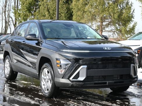 New 2026 Hyundai Kona SE image 1