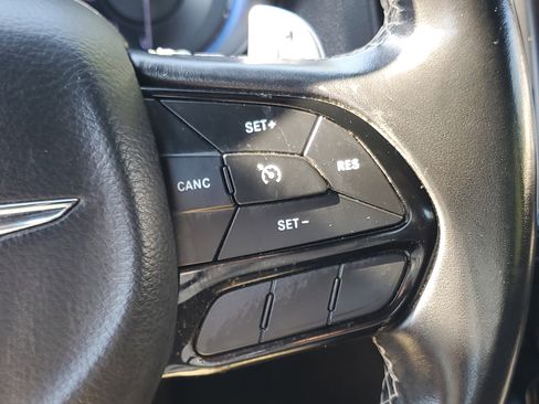 Used 2019 Chrysler 300 S image 22