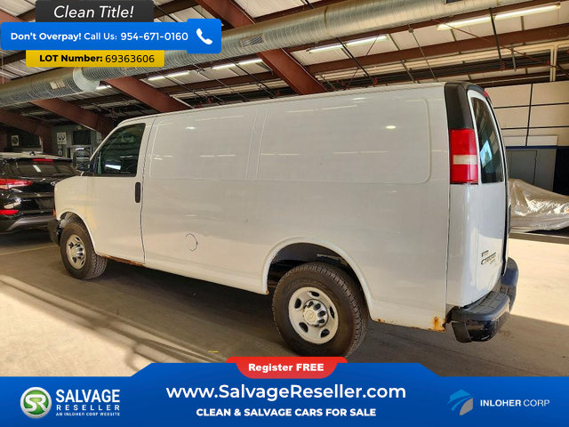 Used 2011 Chevrolet Express 2500 RWD image 3
