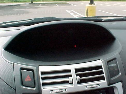 Used 2007 Toyota Yaris 2-Door Hatchback FWD image 13