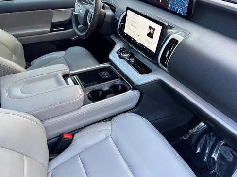 Certified 2025 Ford Expedition Max Active AWD/4WD image 16