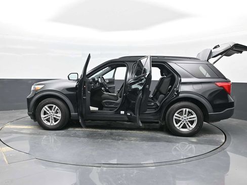 Used 2020 Ford Explorer XLT image 40